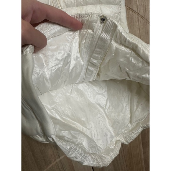 Lululemon Down Vest White Zip Front Puffer Sleeveless Women's Size 4 - Picture 6 of 11